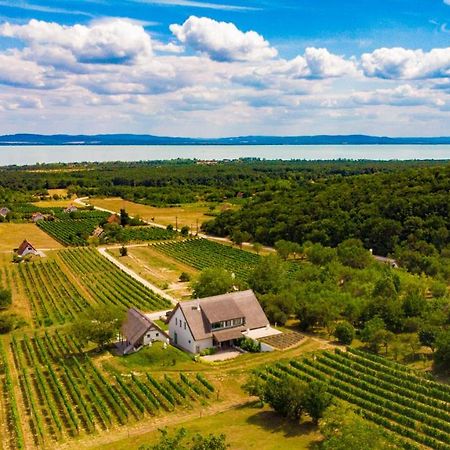 Fuerjes Udvarhaz Vászoly Exterior foto