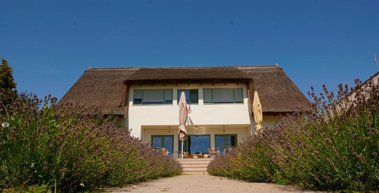 Fuerjes Udvarhaz Vászoly Exterior foto