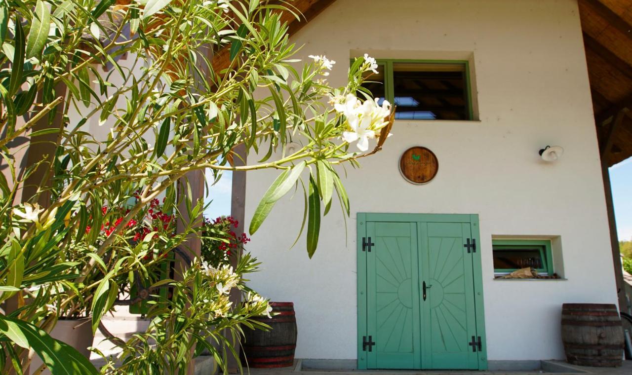 Fuerjes Udvarhaz Vászoly Exterior foto